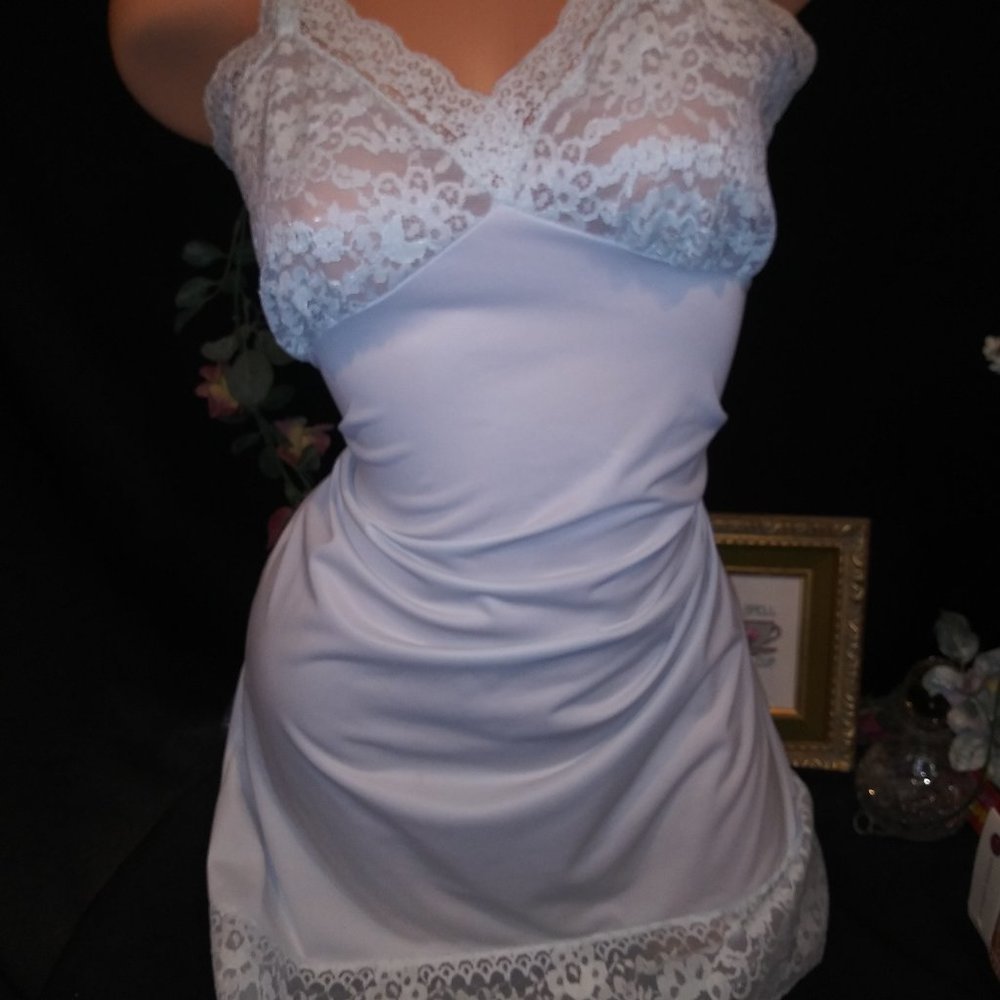 Vtg Silky All Dupont nylon Ice Blue Wide Lace Slip Nightie Gown Blue Full Dress